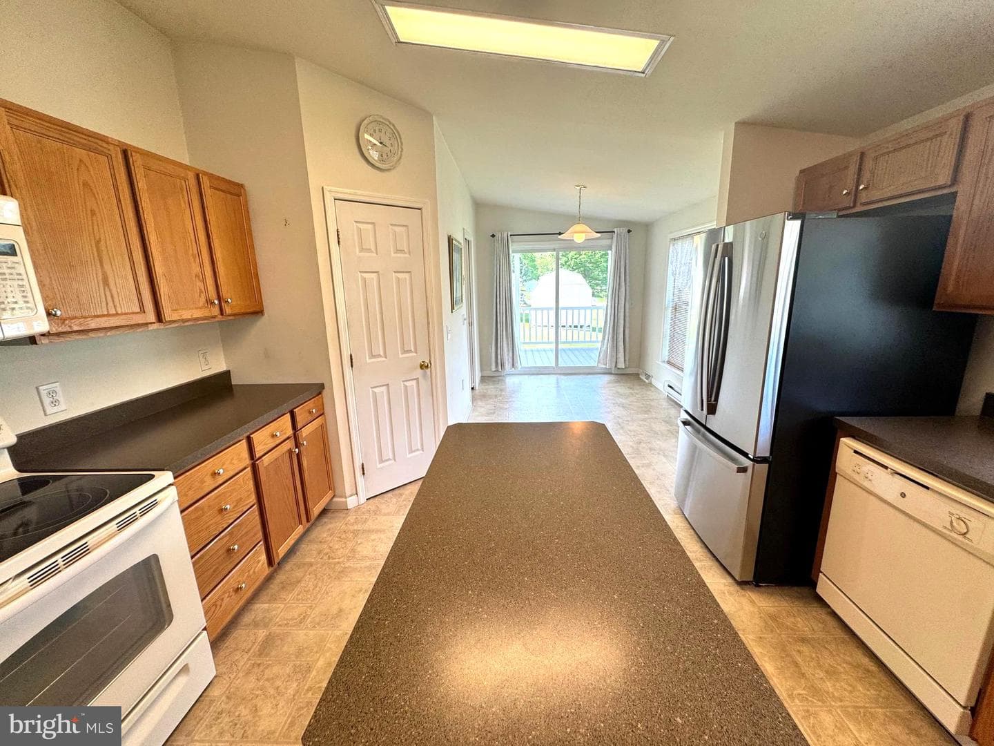328 Hickory Street photo 14