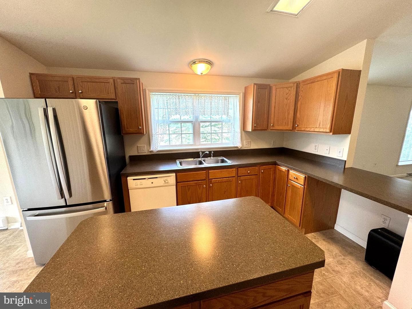 328 Hickory Street photo 16