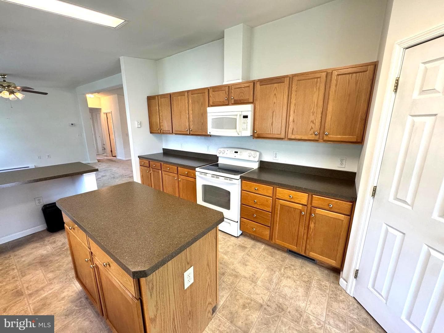 328 Hickory Street photo 26