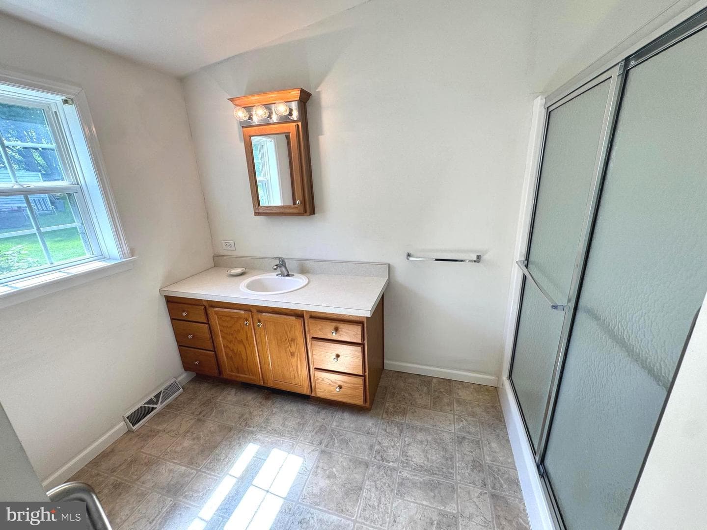 328 Hickory Street photo 31