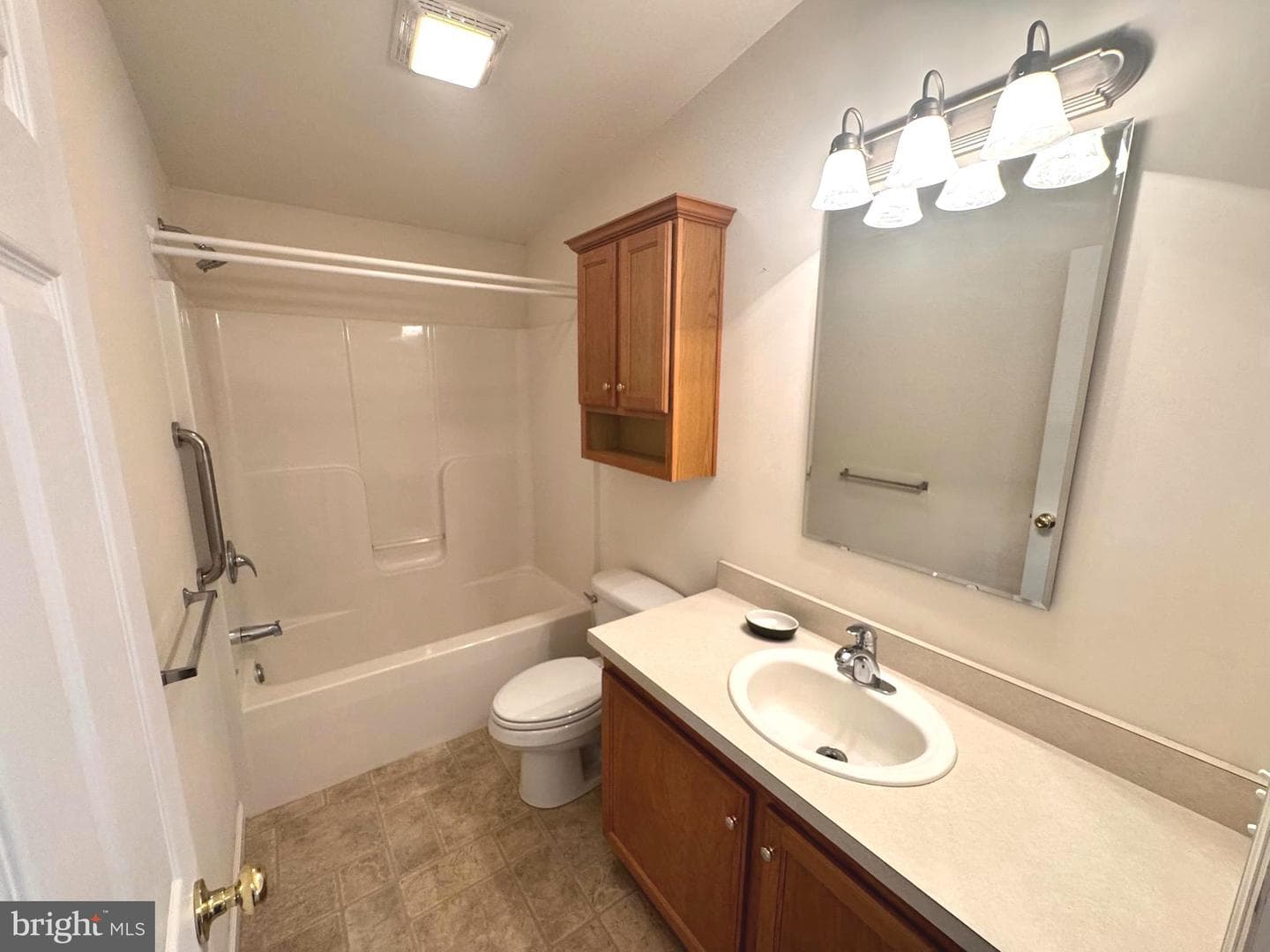 328 Hickory Street photo 42