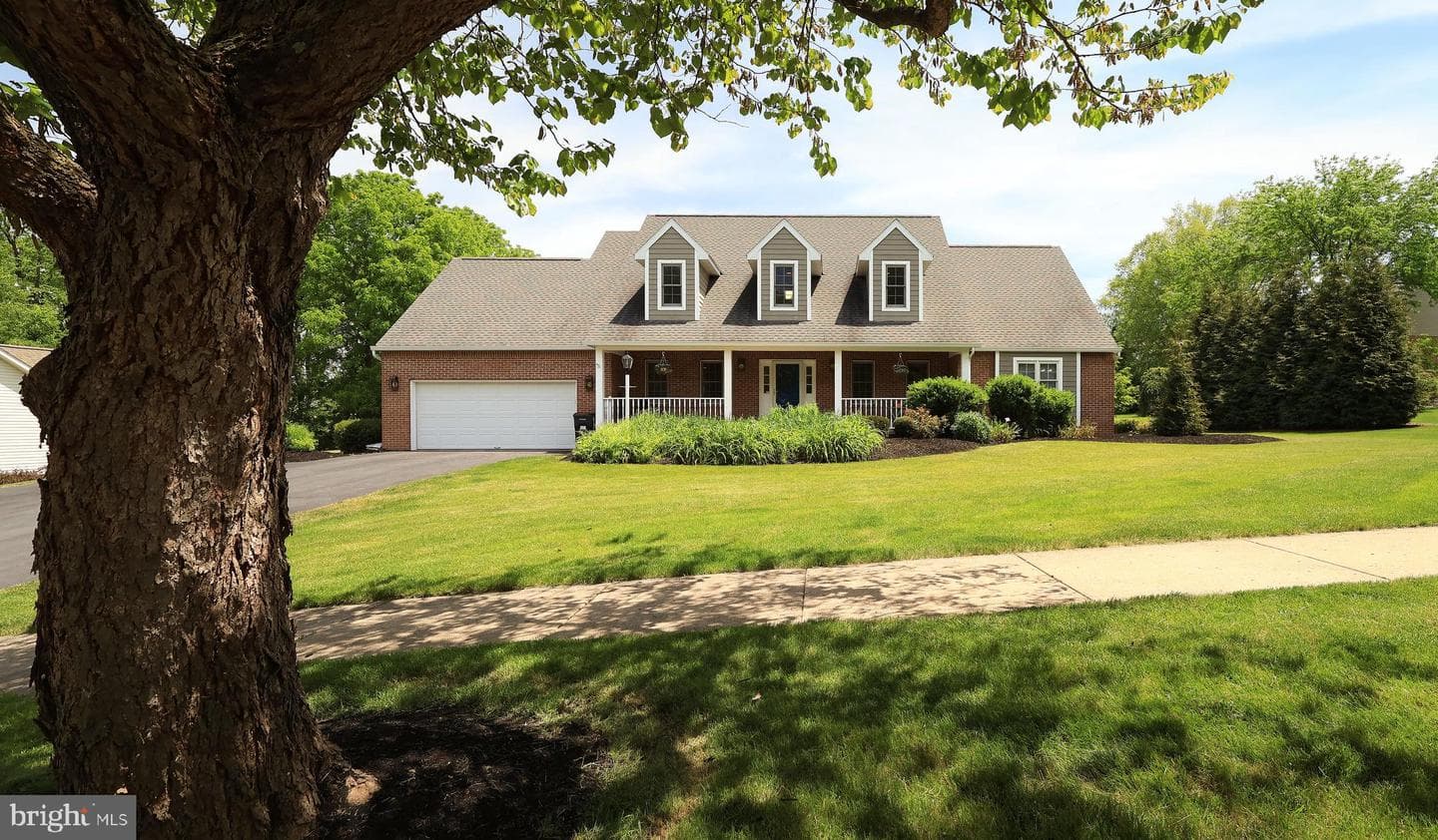 1424 Megan Drive photo 4