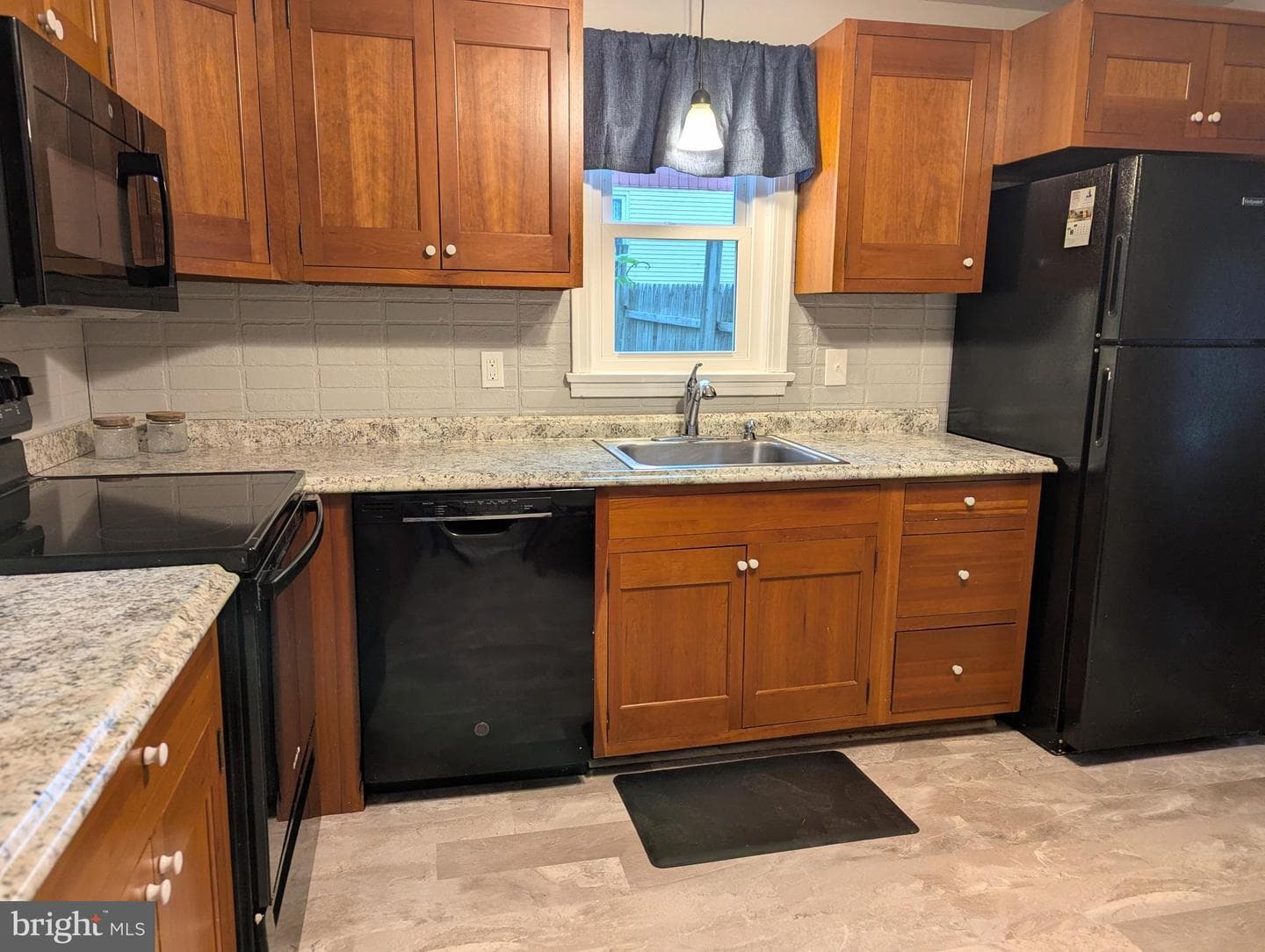 130 Logan Avenue photo 14