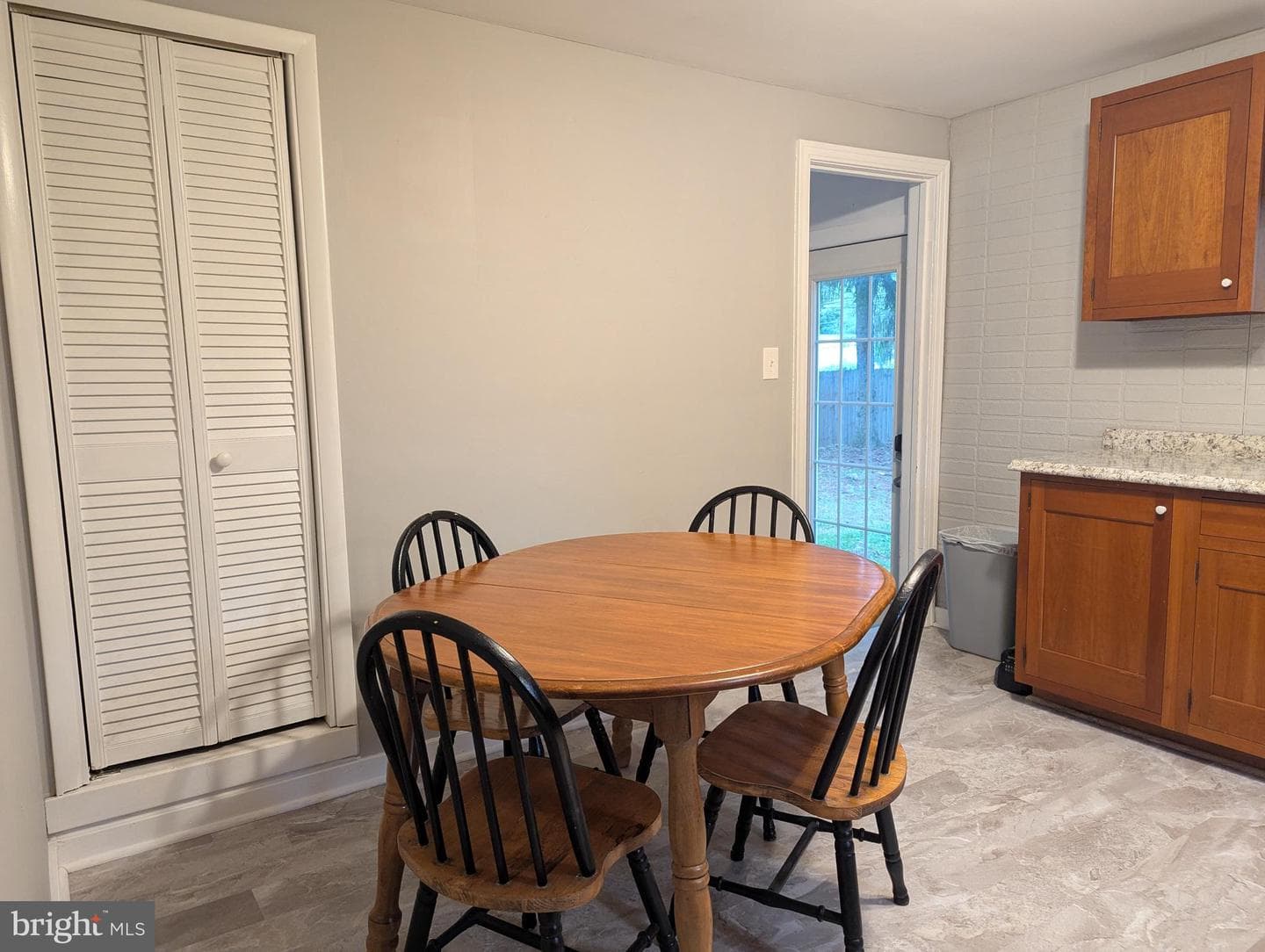 130 Logan Avenue photo 16