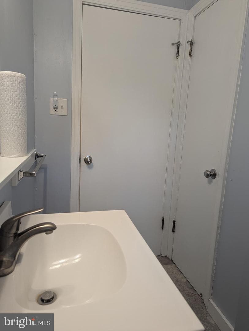 130 Logan Avenue photo 29