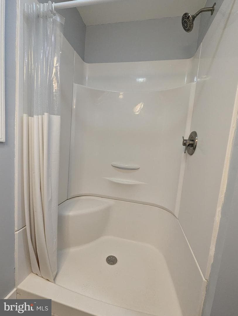 130 Logan Avenue photo 35