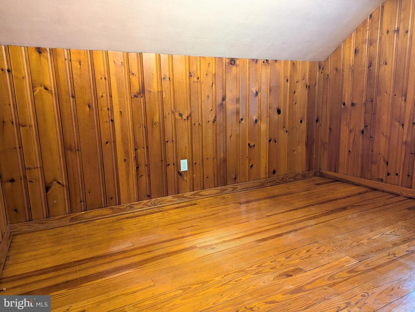 130 Logan Avenue photo 38