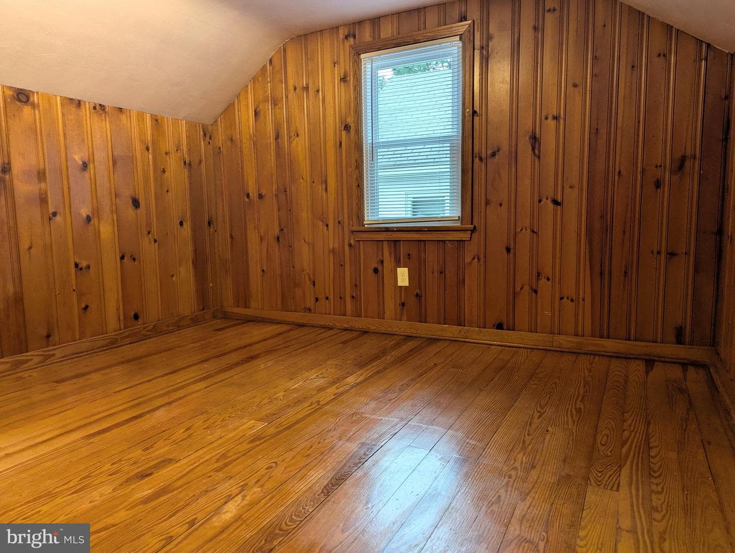 130 Logan Avenue photo 39