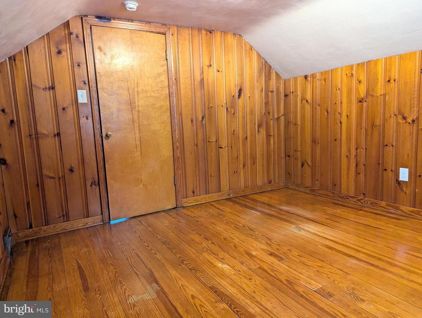 130 Logan Avenue photo 40