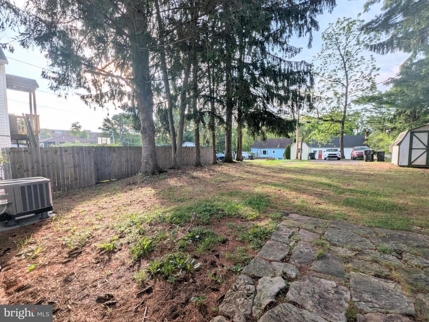 130 Logan Avenue photo 51