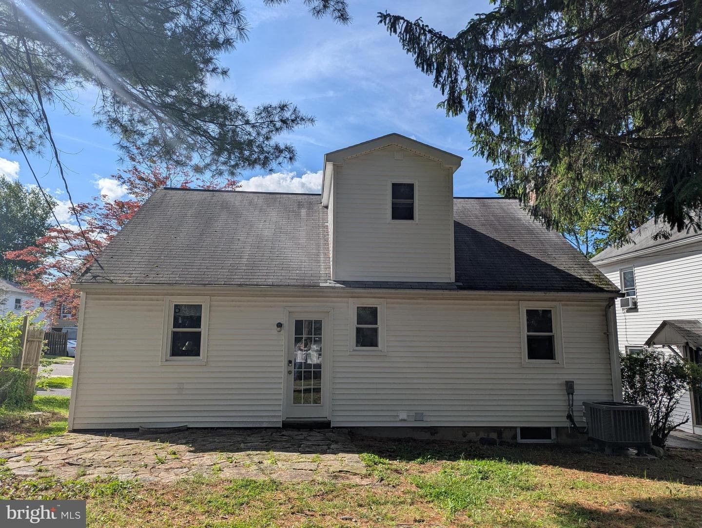 130 Logan Avenue photo 53
