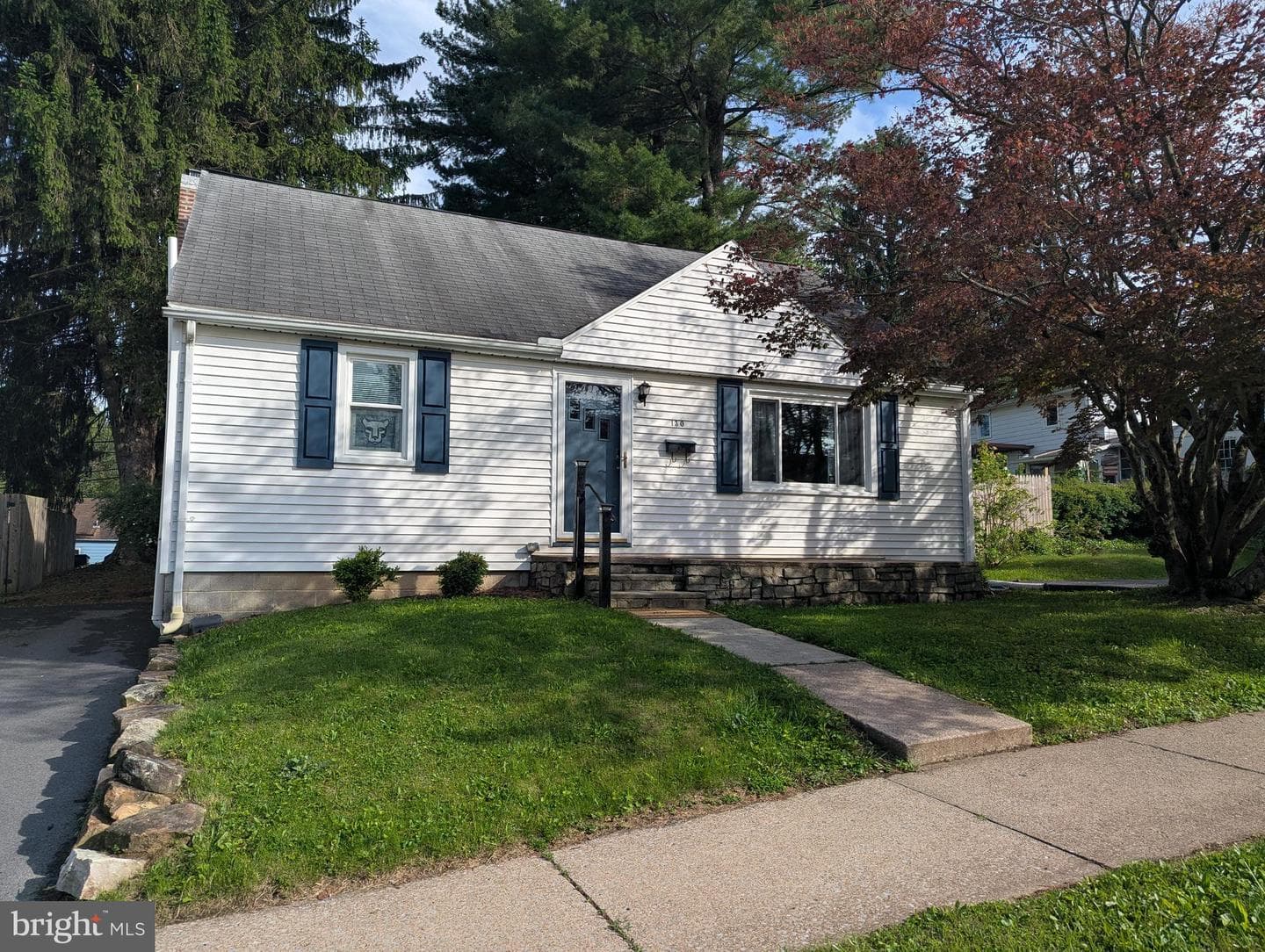 130 Logan Avenue photo 58