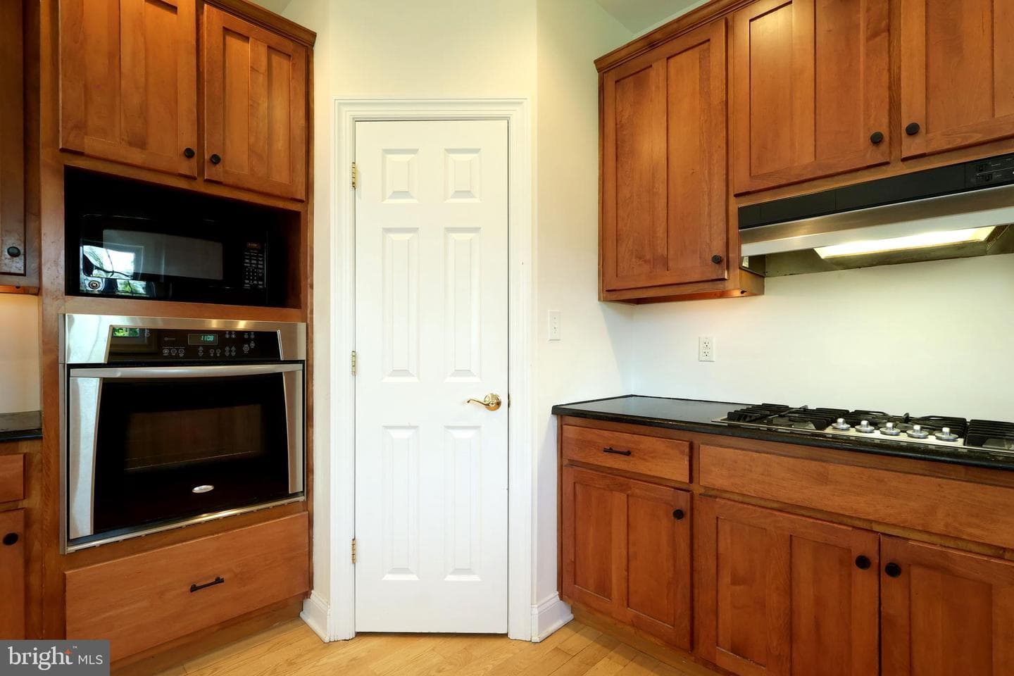 1252 Barnstable Lane photo 27