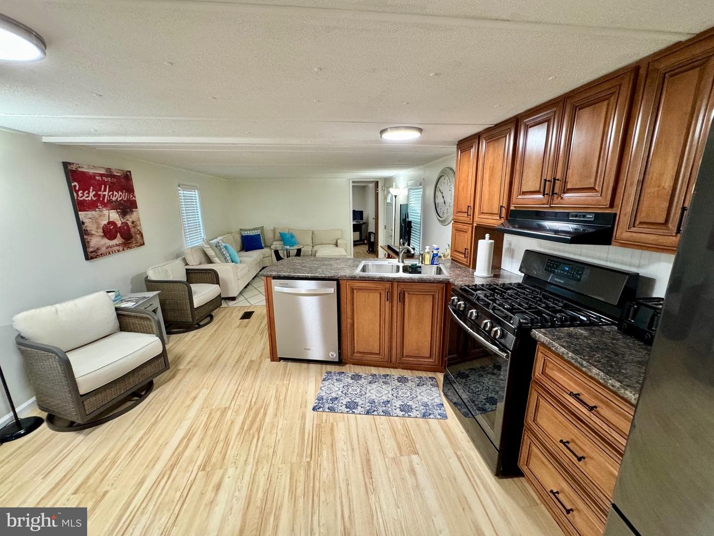 256 Hickory Street photo 23