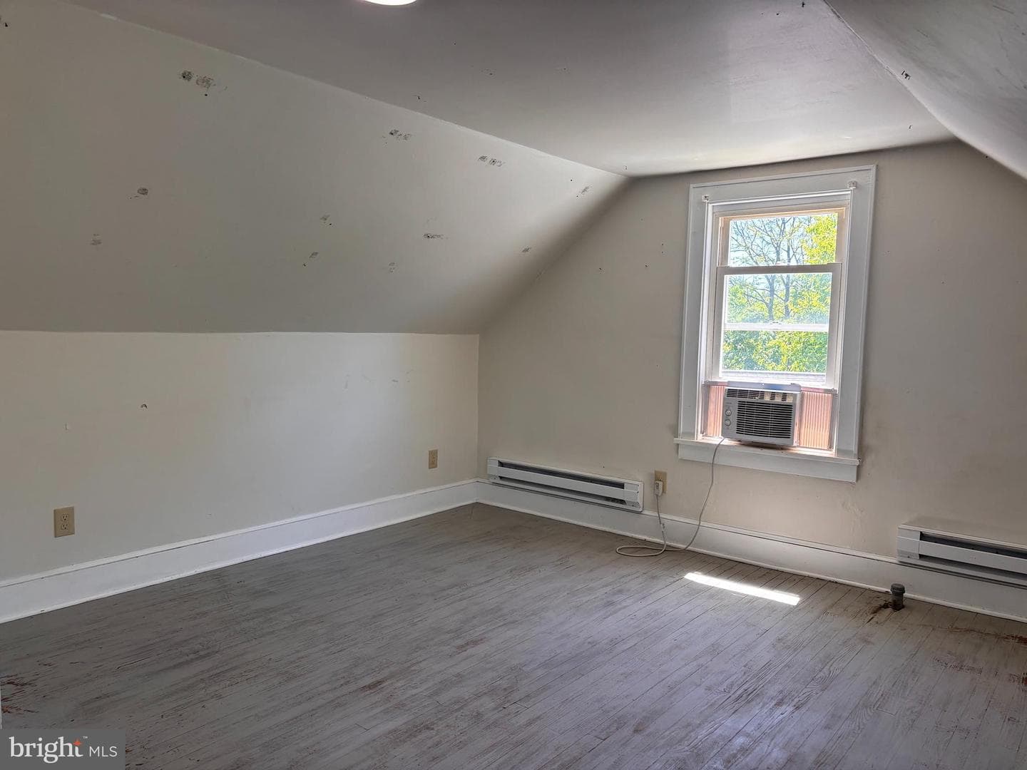 116 E Irvin Avenue photo 12