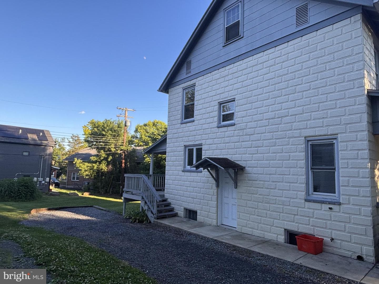 116 E Irvin Avenue photo 4