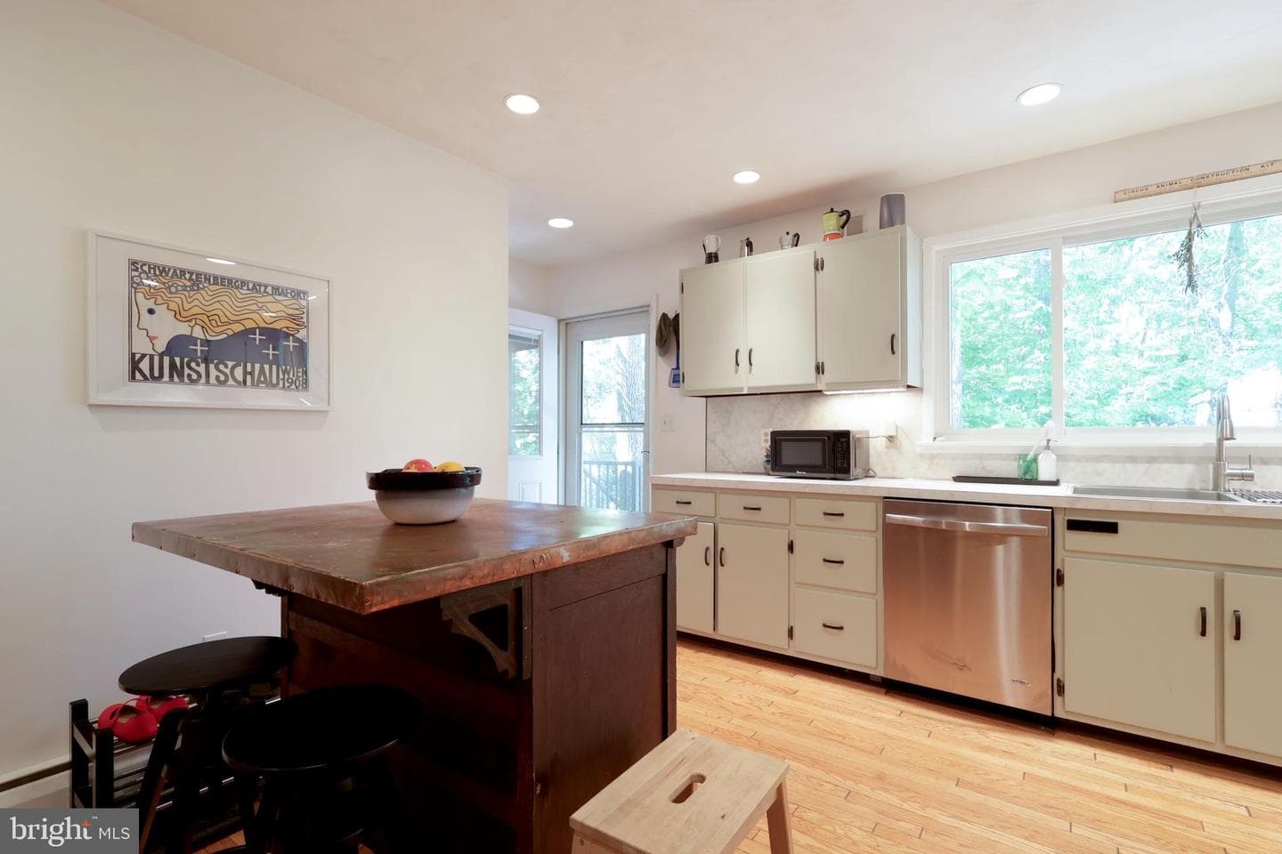 224 Oakley Drive photo 28
