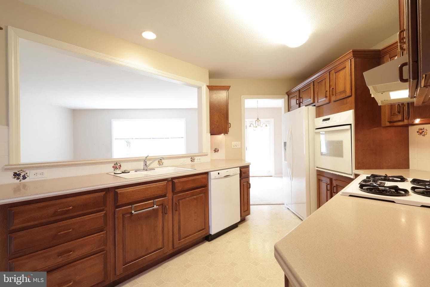 1110 E Springfield Drive photo 13