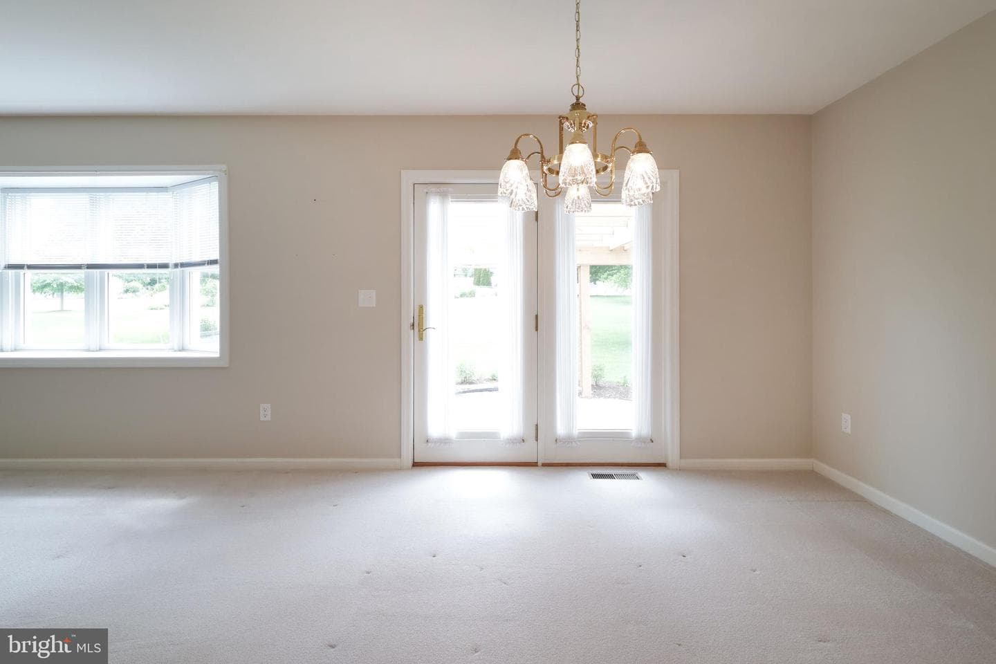 1110 E Springfield Drive photo 27
