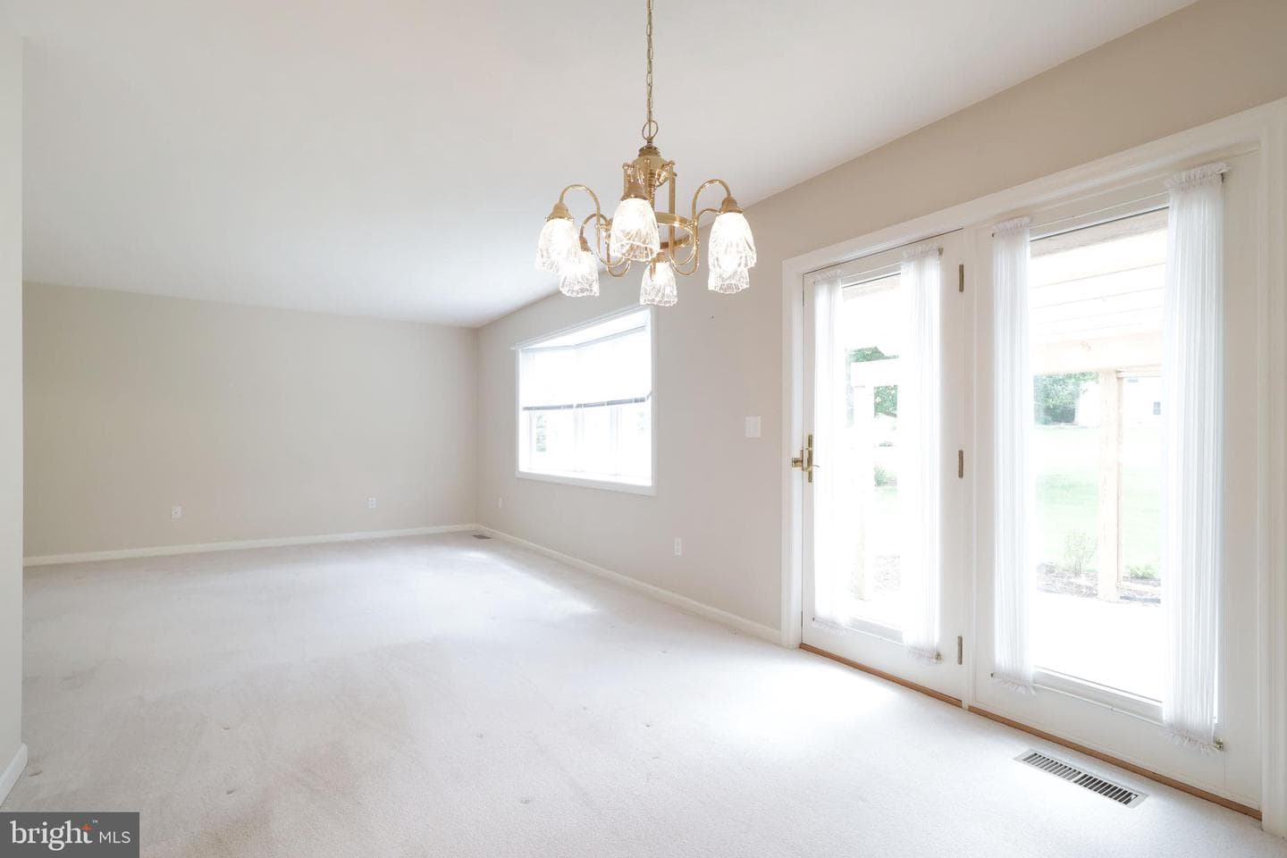 1110 E Springfield Drive photo 28