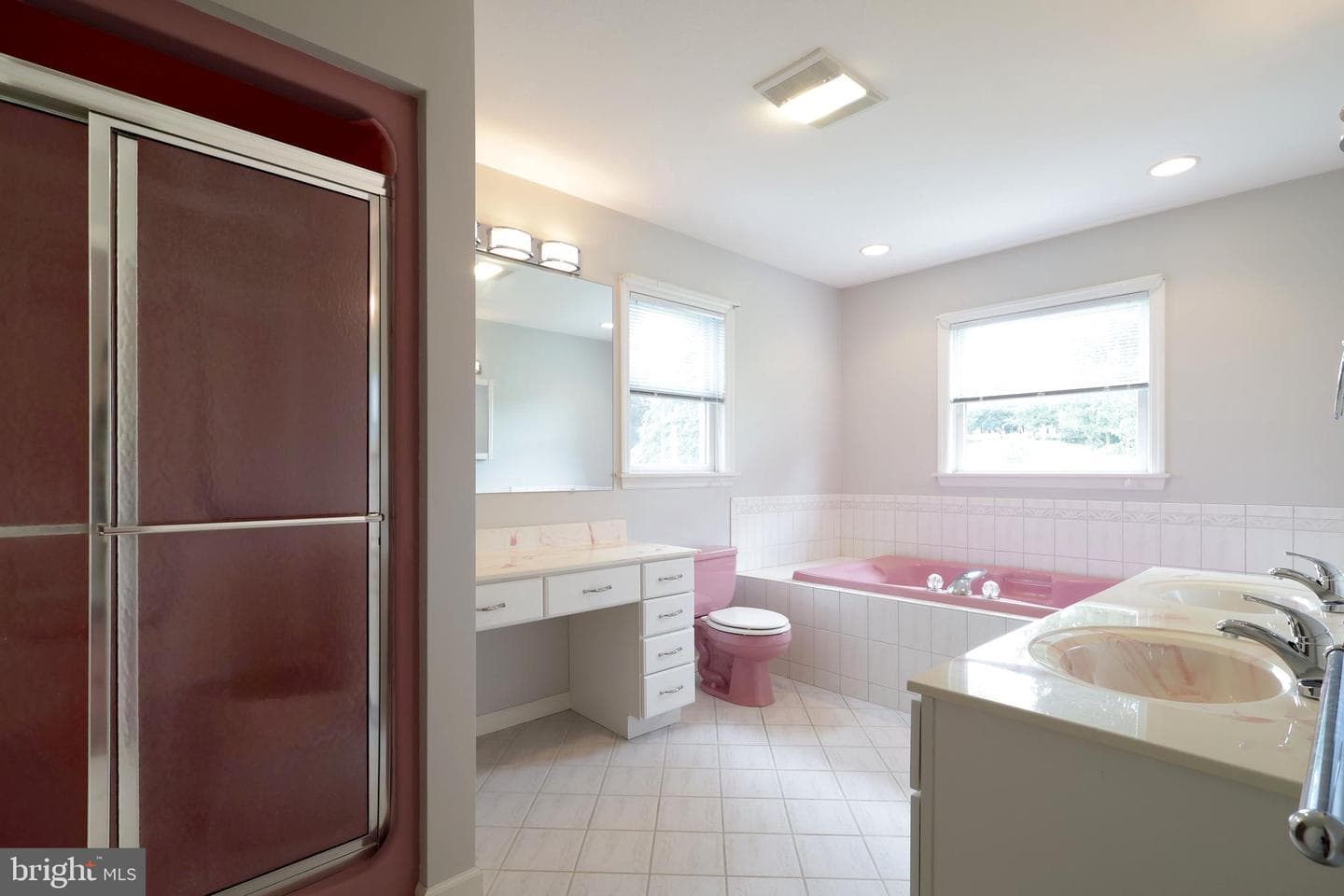 1110 E Springfield Drive photo 39