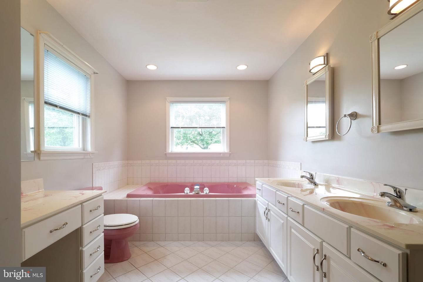 1110 E Springfield Drive photo 40