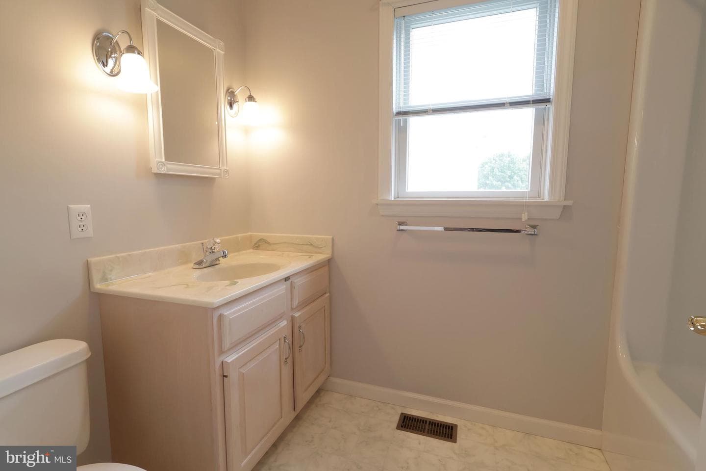 1110 E Springfield Drive photo 44