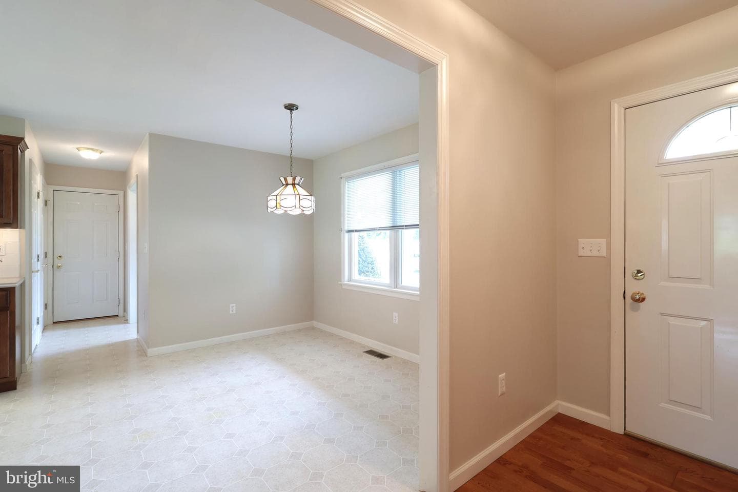 1110 E Springfield Drive photo 7