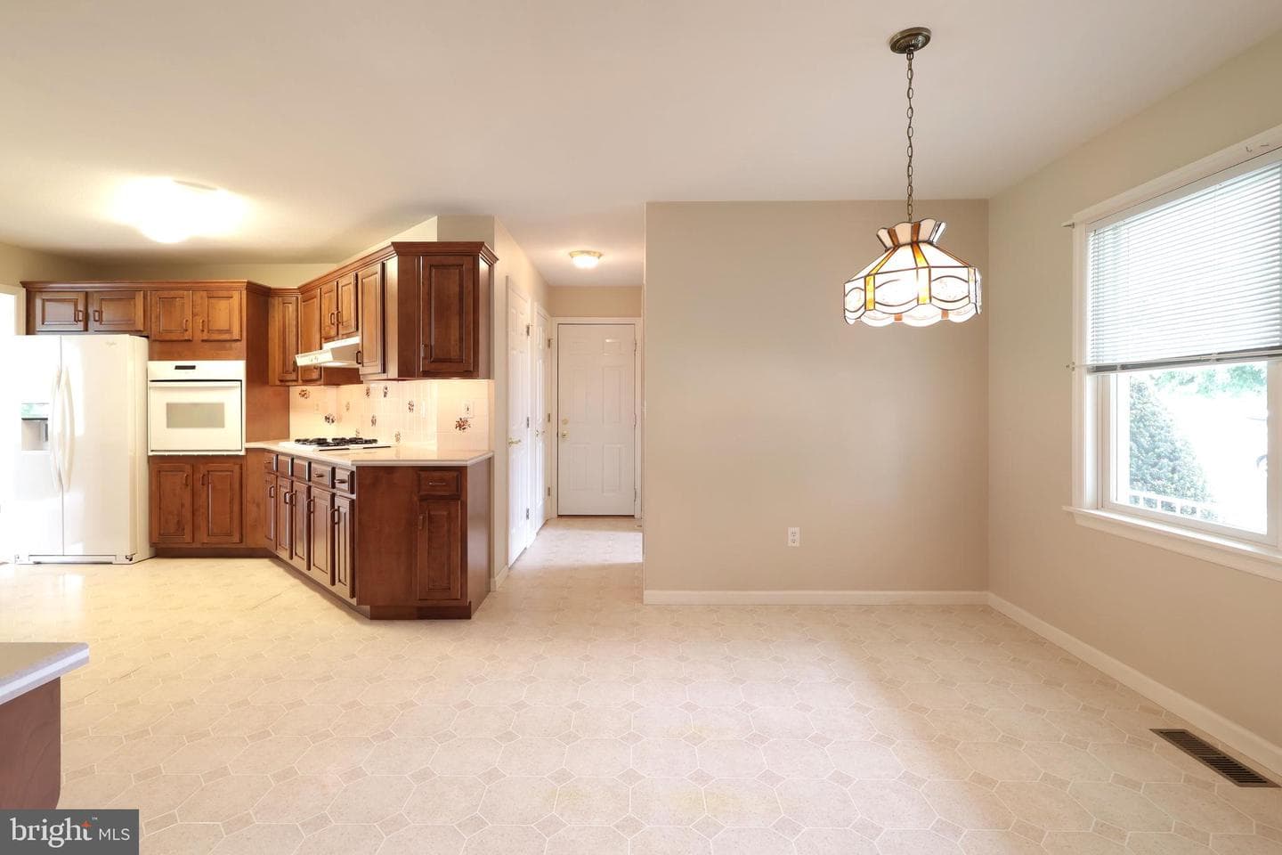 1110 E Springfield Drive photo 8