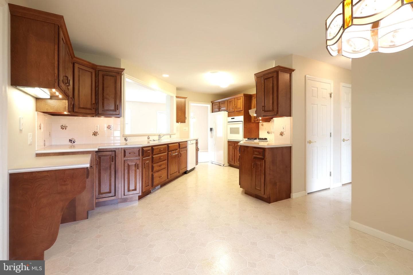 1110 E Springfield Drive photo 9