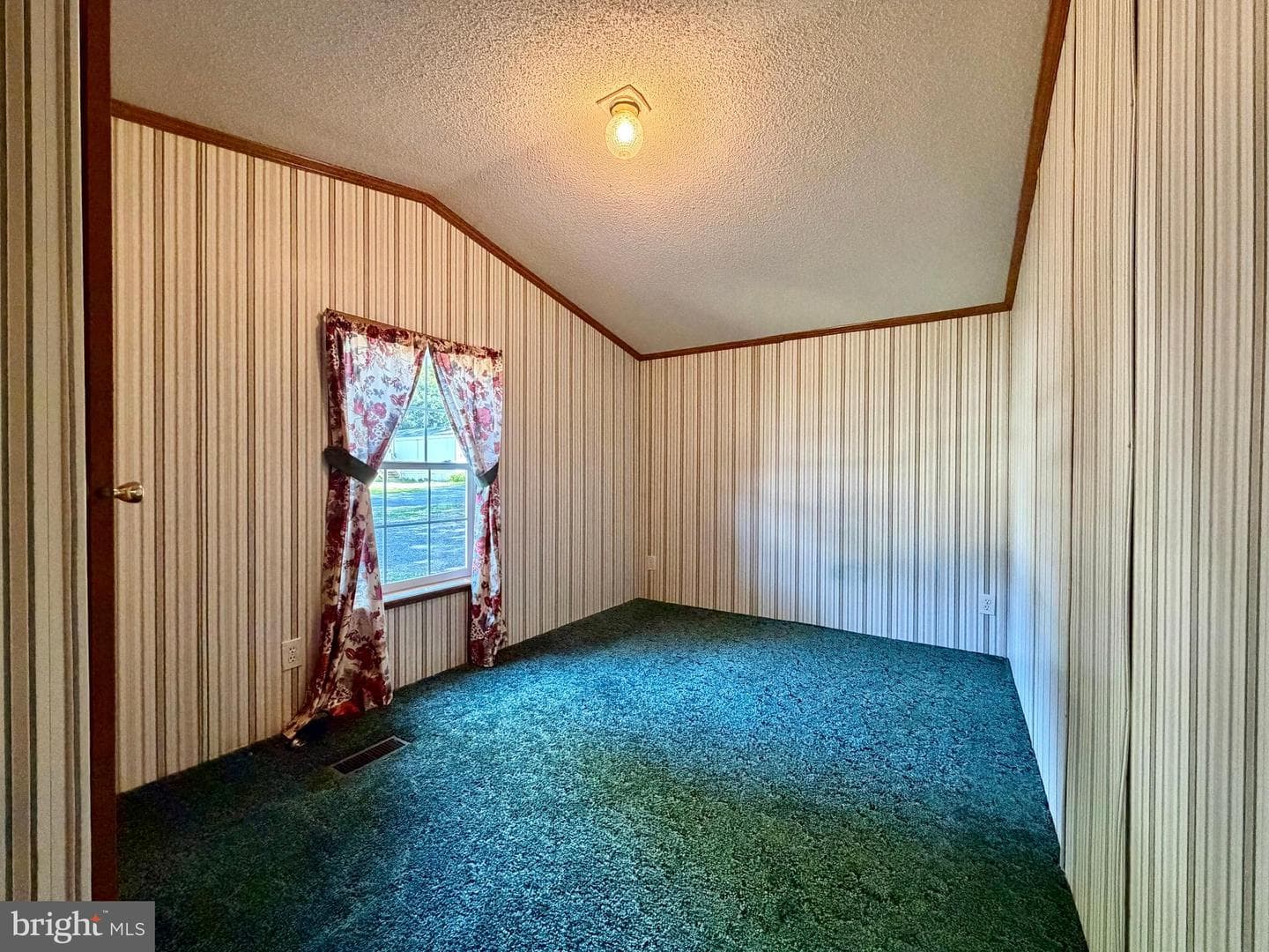 178 Ash Circle photo 15