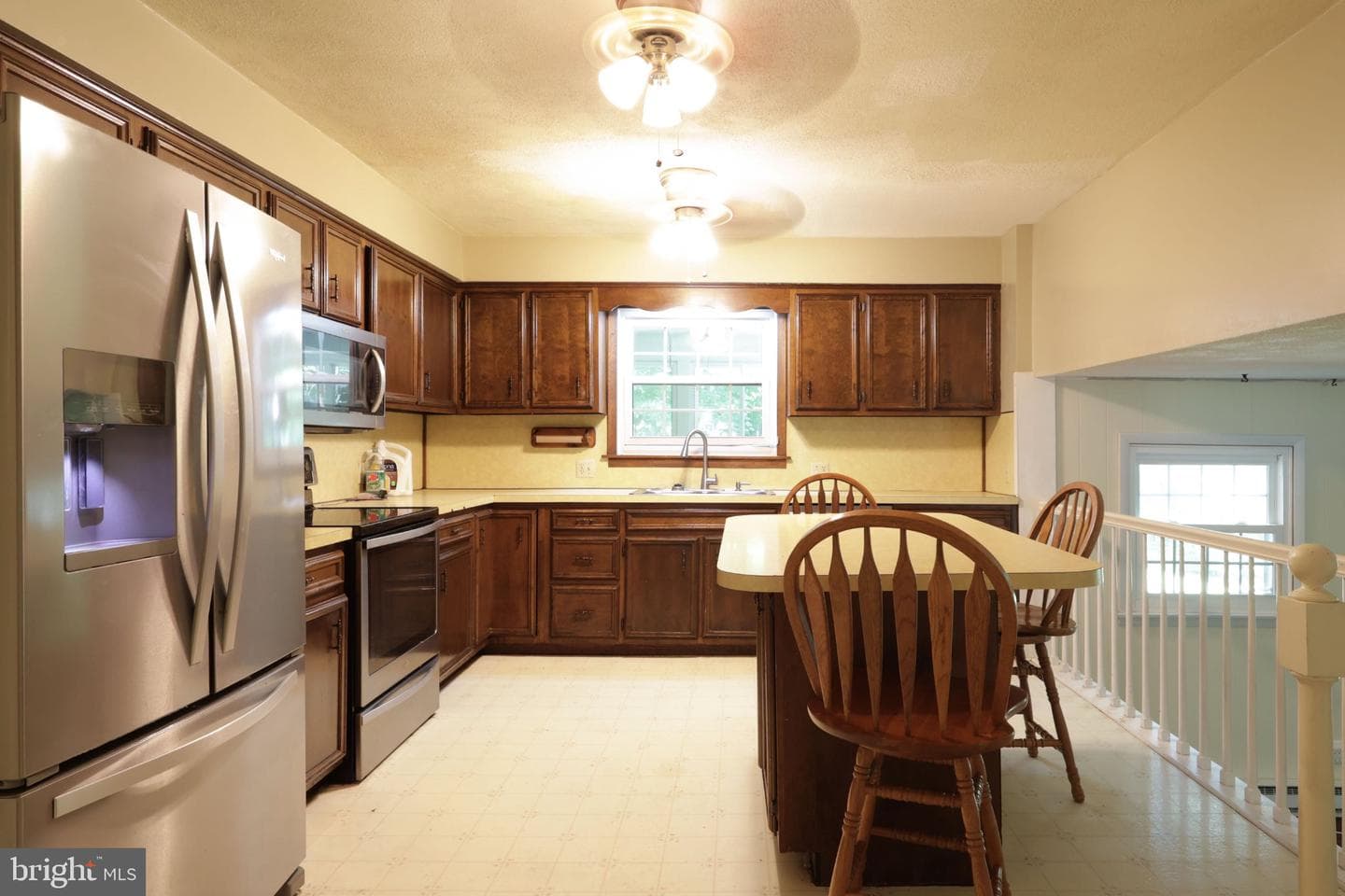 593 Devonshire Drive photo 13