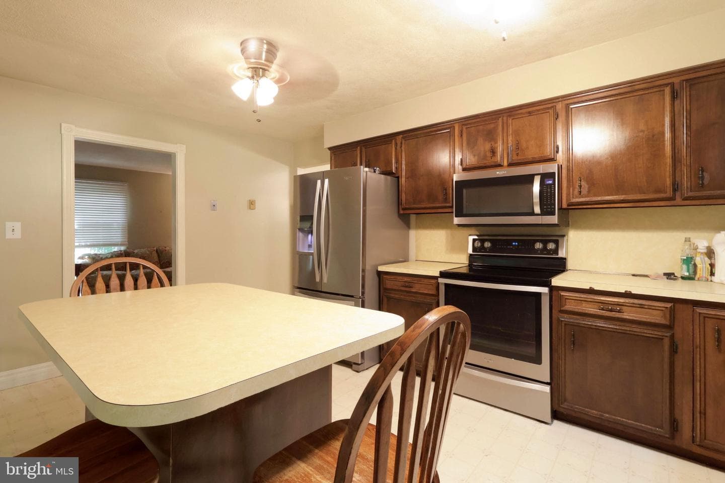 593 Devonshire Drive photo 18