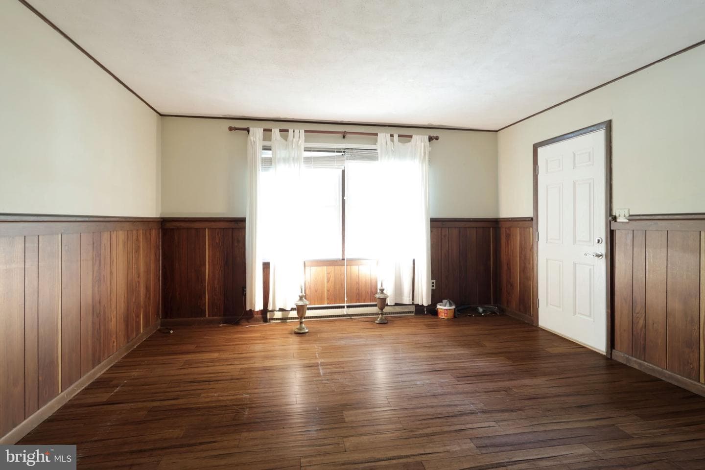 593 Devonshire Drive photo 23