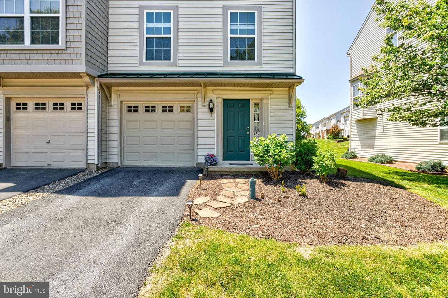 137 Dorchester Lane photo 3