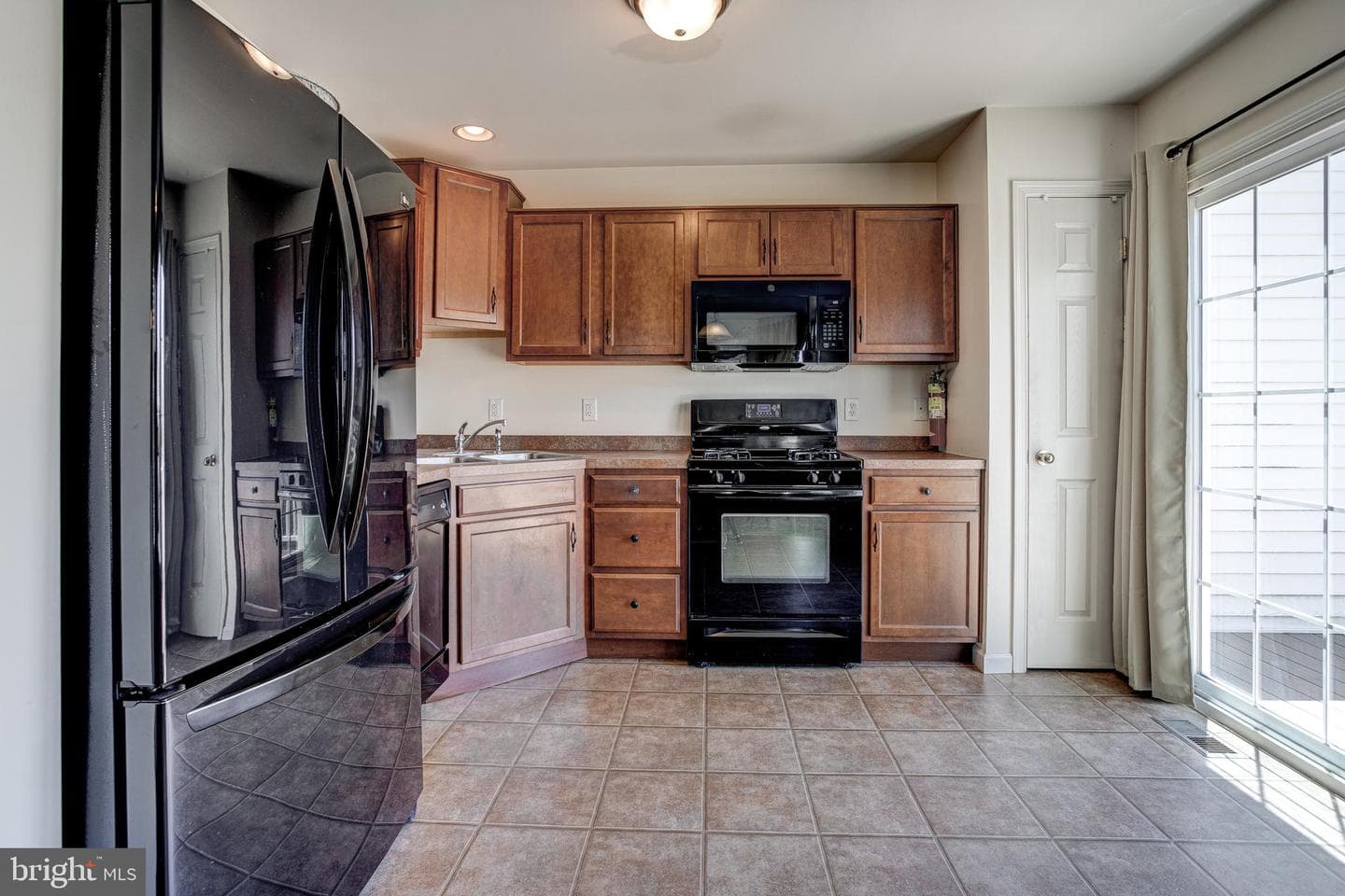 137 Dorchester Lane photo 9