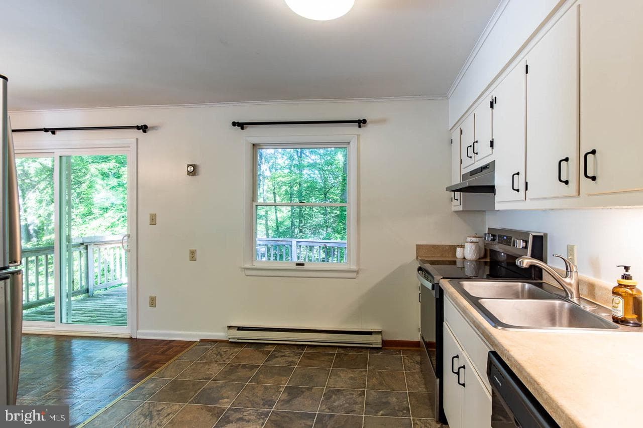 326 Oakley Drive photo 18