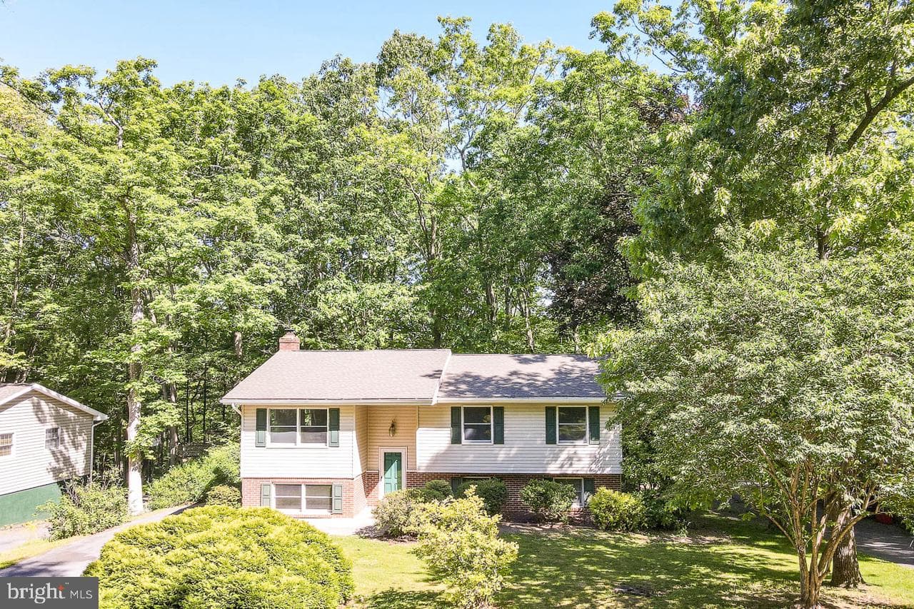 326 Oakley Drive photo 3