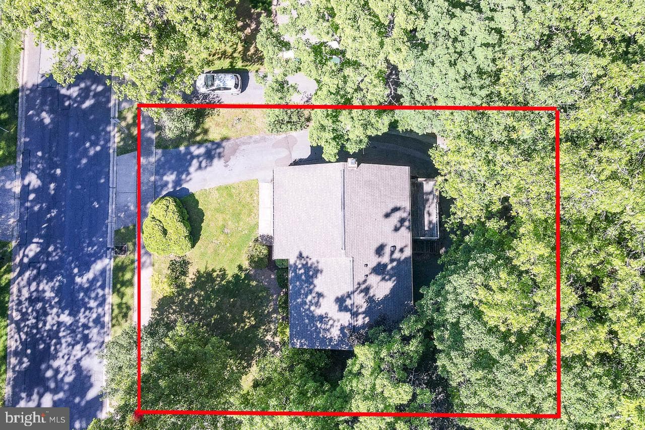 326 Oakley Drive photo 4