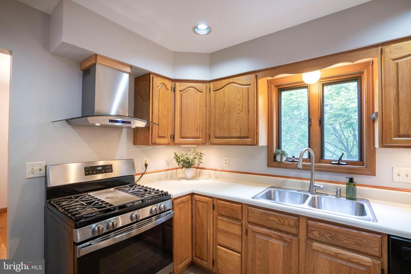 655 Berkshire Drive photo 21