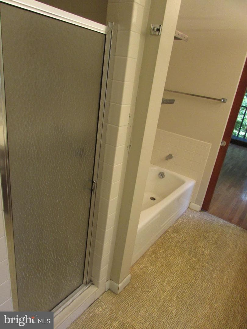 200 Tall Oaks Drive photo 34