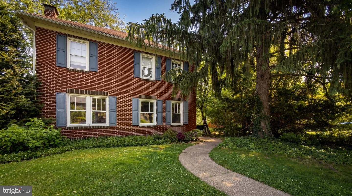 234 E Hamilton Avenue, State College