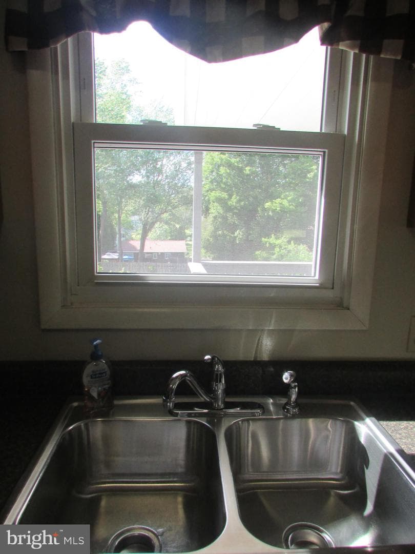 404 Beaverbrook Drive photo 22