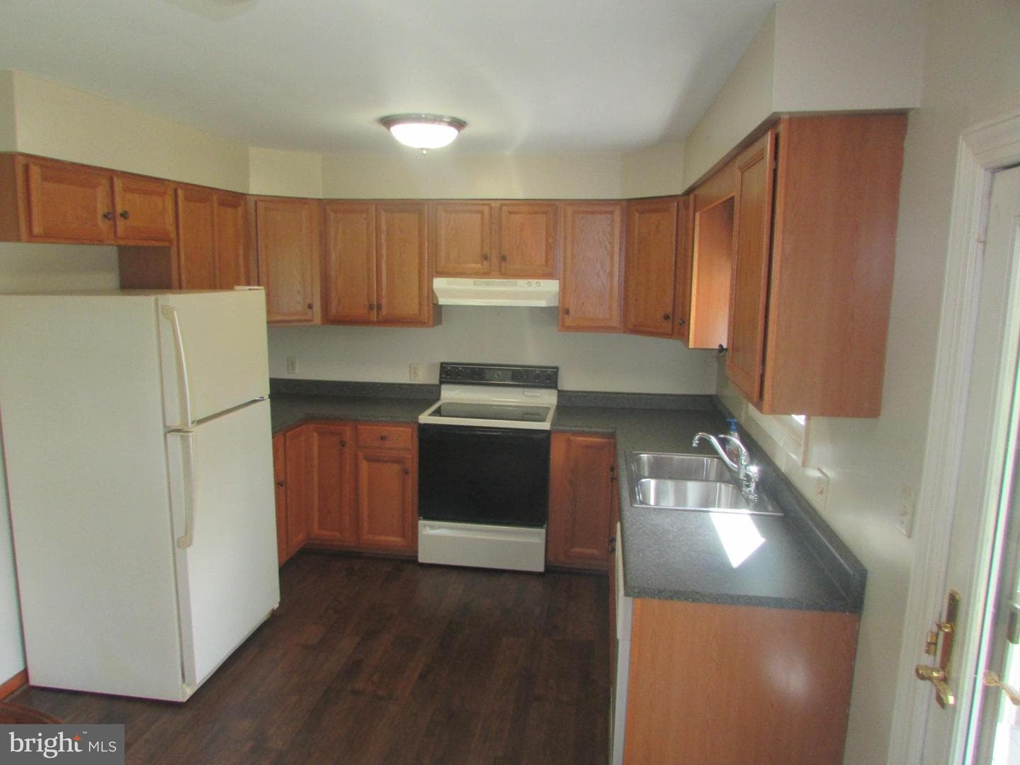 404 Beaverbrook Drive photo 23