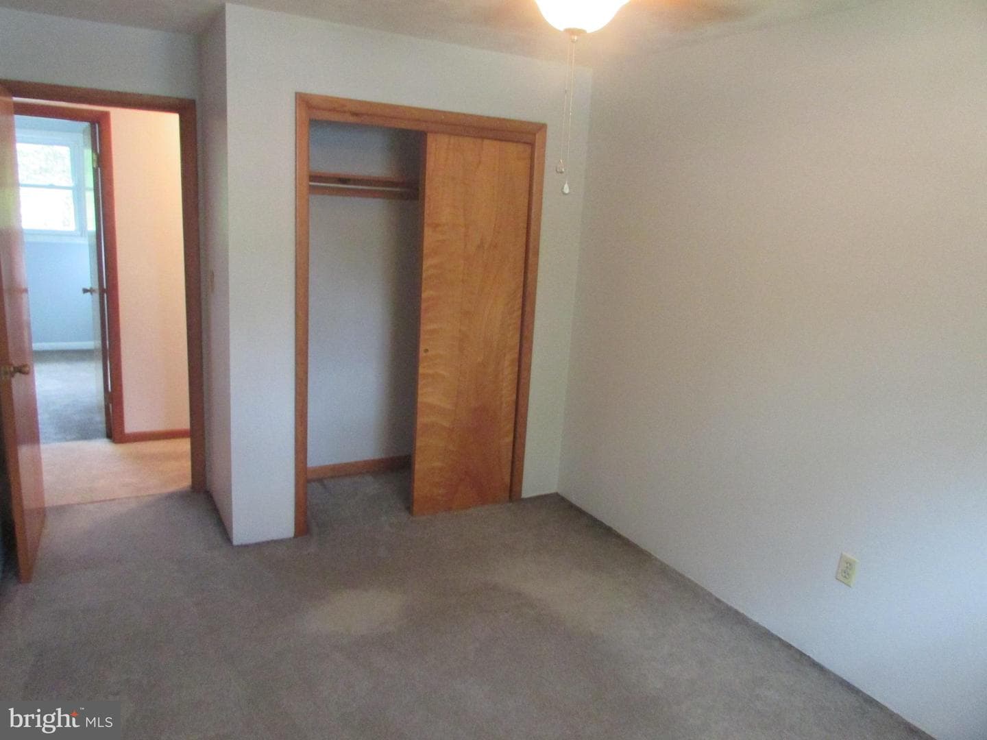 404 Beaverbrook Drive photo 32