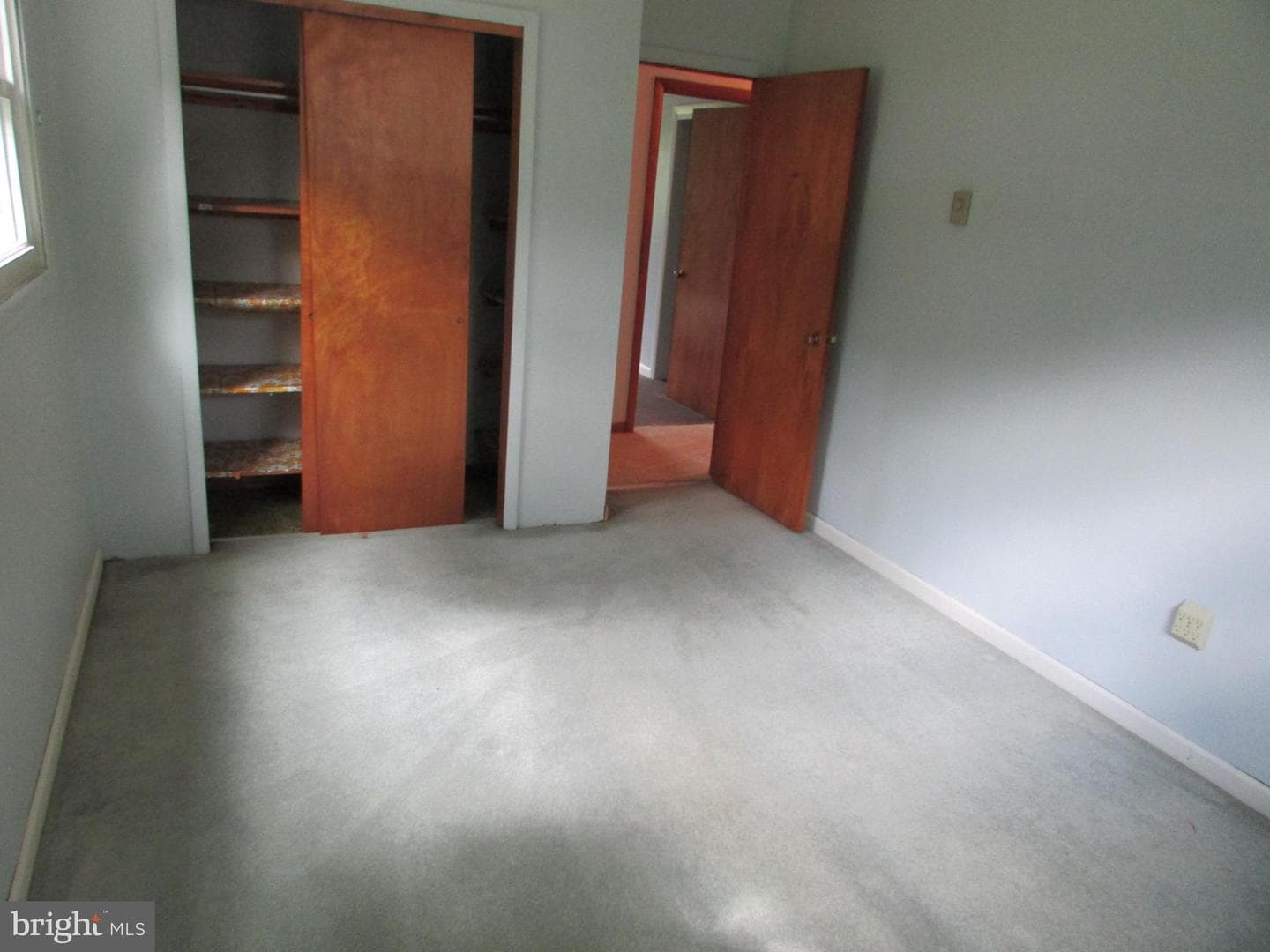 404 Beaverbrook Drive photo 34