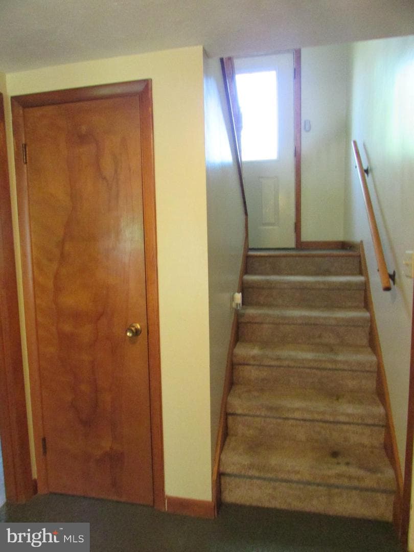 404 Beaverbrook Drive photo 38