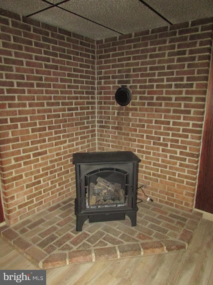 404 Beaverbrook Drive photo 42