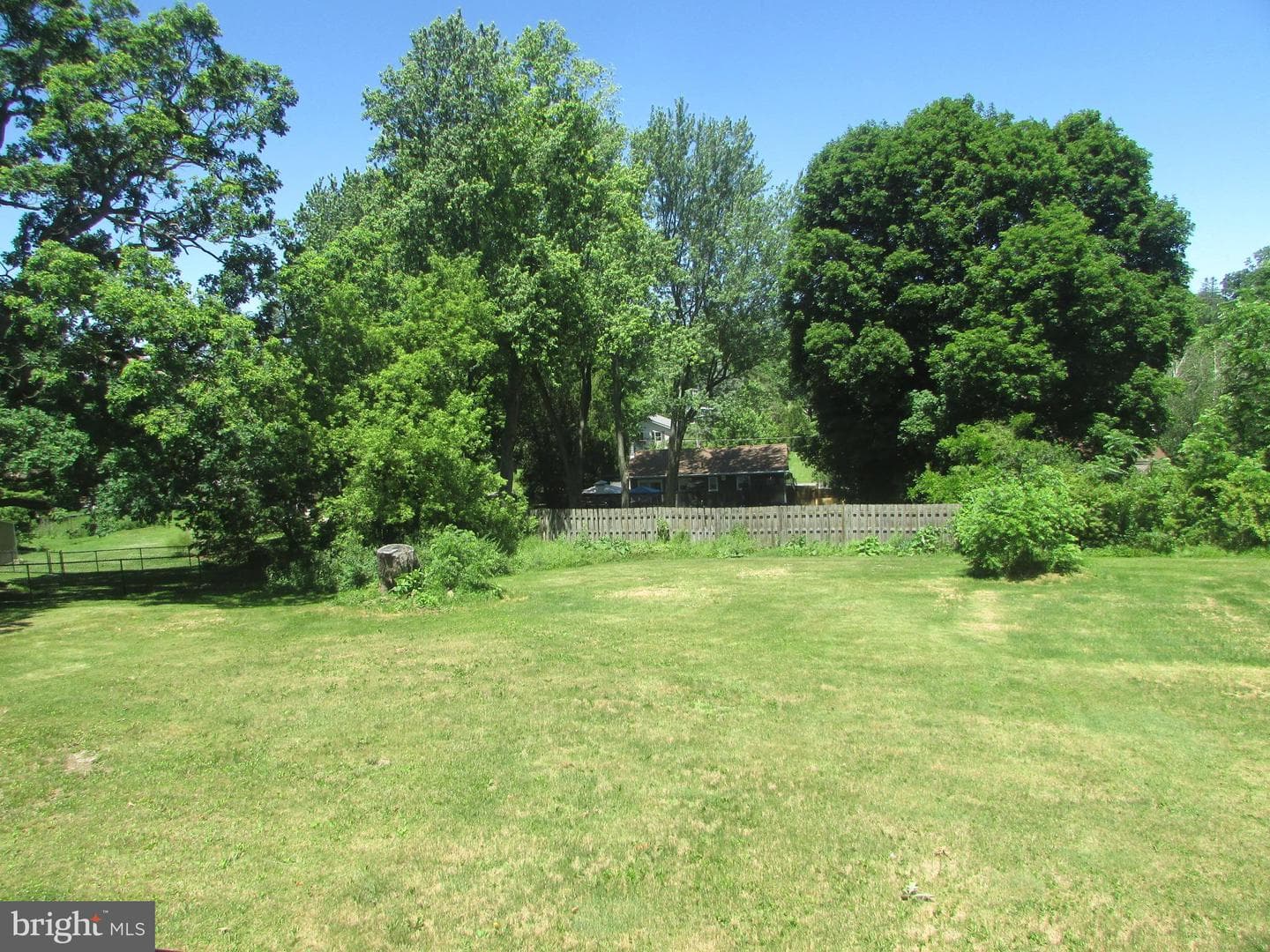 404 Beaverbrook Drive photo 58
