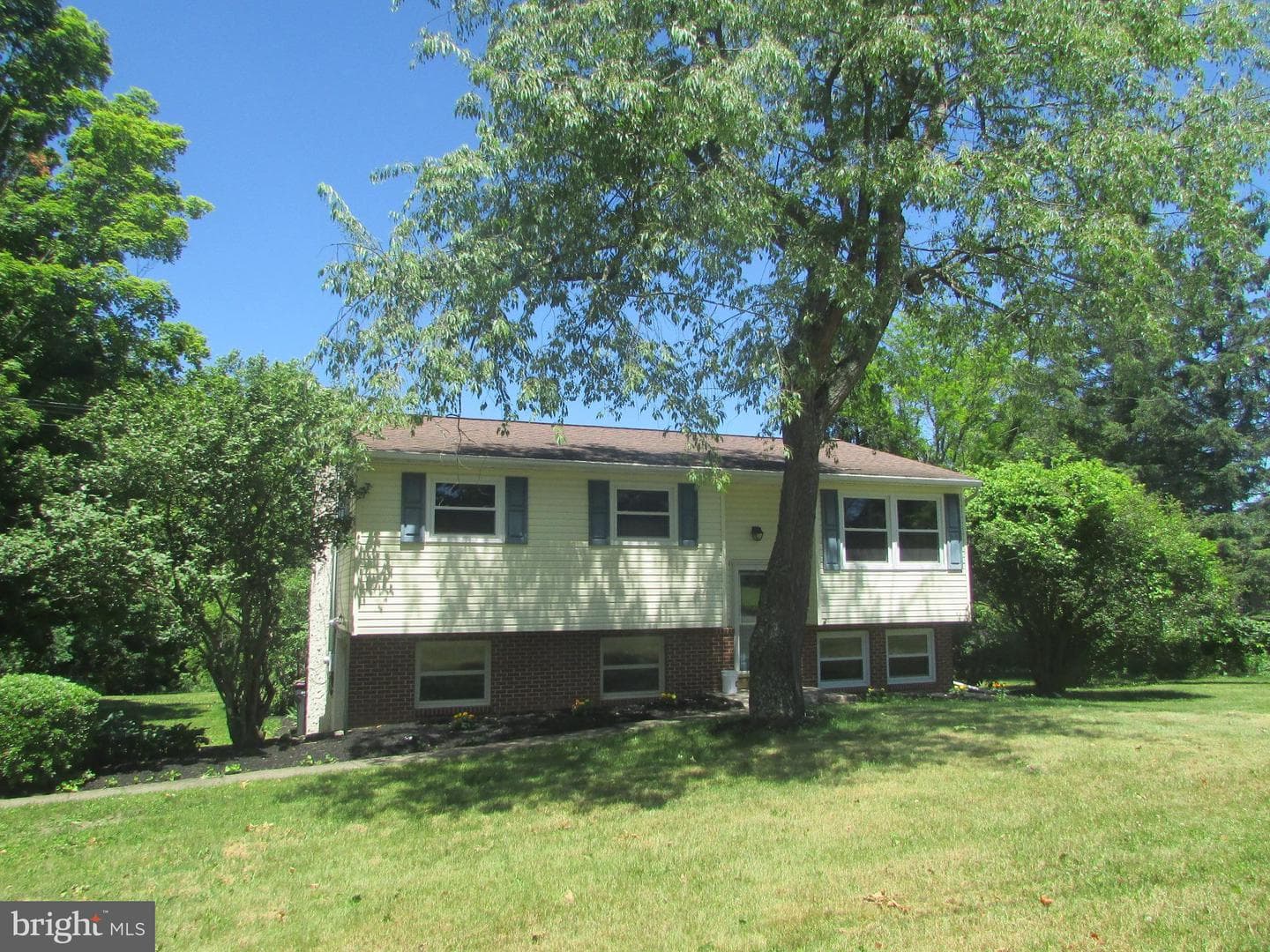 404 Beaverbrook Drive photo 59